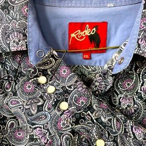 Rodeo clothing company, men’s XXL, pearl snap, paisley shirt.